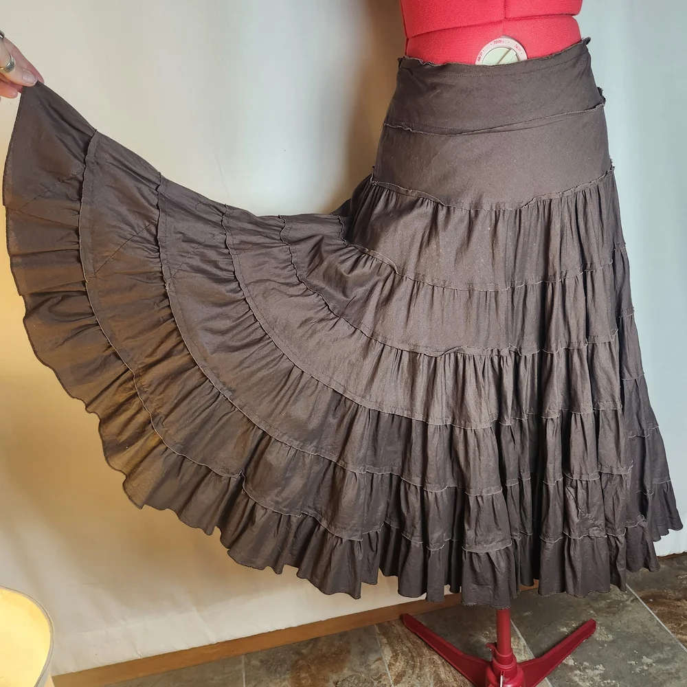 Elegant Tiered Maxi Skirt in Chocolate Brown - Picture 4 of 8